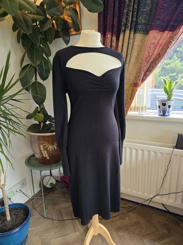 Warehouse black cut out - black,